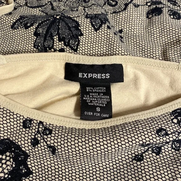 ❤️ 3/$20 Express shelf lined tank top adjustable straps lace print floral S - Picture 3 of 5